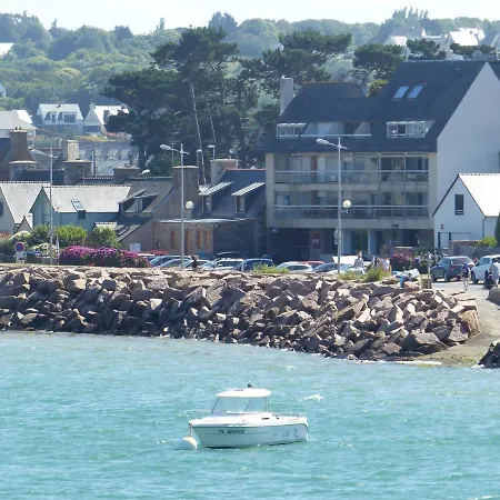 Expose Plein Sud Vu Sur Le Port De Plaisance